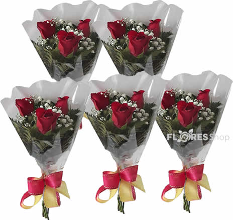 Kit de mini buquês com 3 rosas